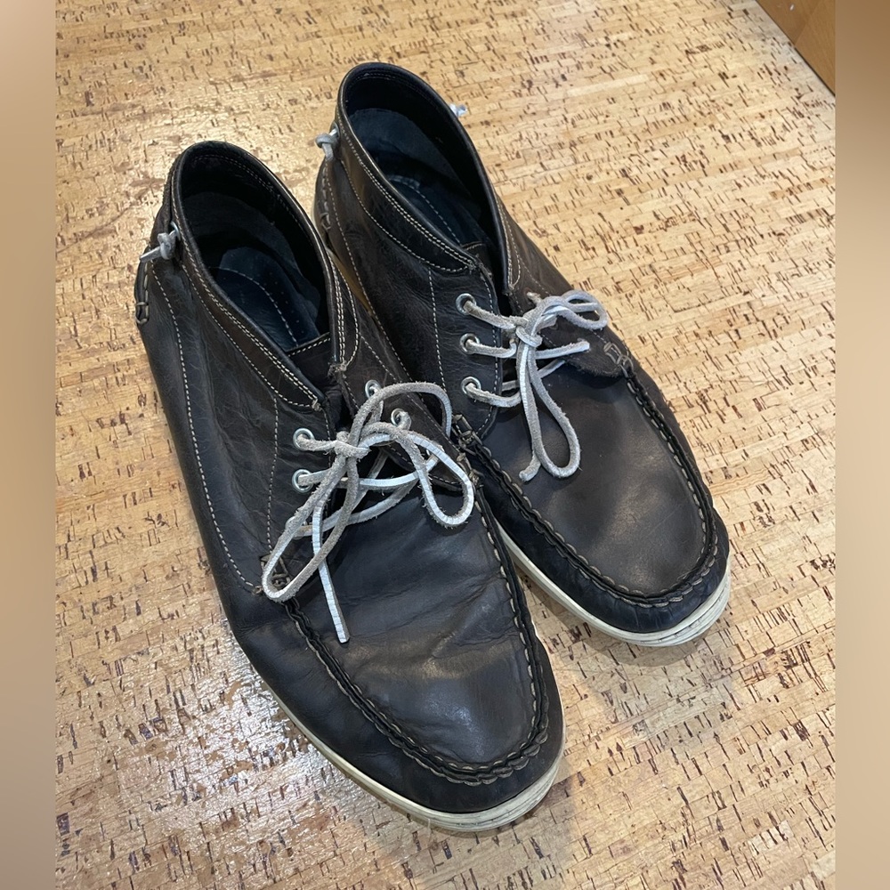 Chukka boot shoes